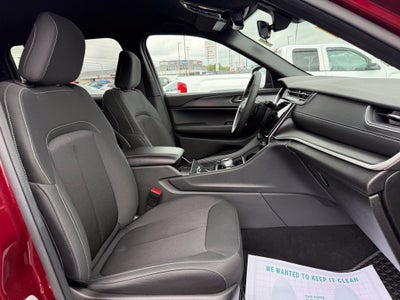 2025 Jeep Grand Cherokee L Laredo 4x4