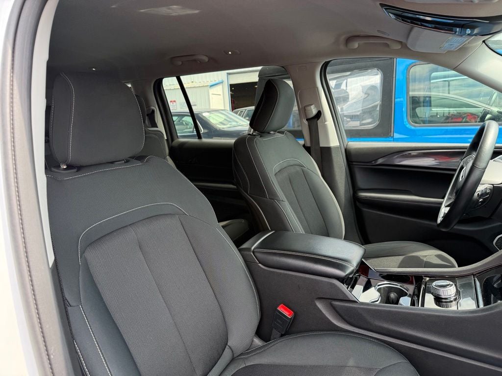 2021 Jeep Grand Cherokee L Laredo 4x4