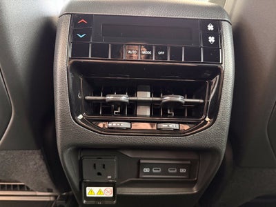 2027 Jeep Grand Cherokee Laredo Altitude