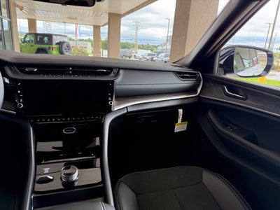 2027 Jeep Grand Cherokee Laredo Altitude