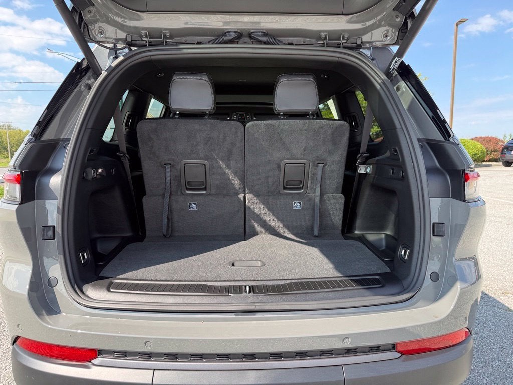 2027 Jeep Grand Cherokee Laredo Altitude