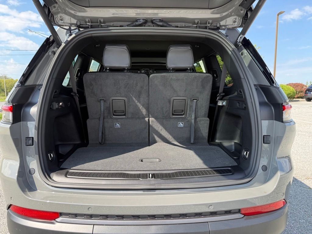 2027 Jeep Grand Cherokee Laredo Altitude