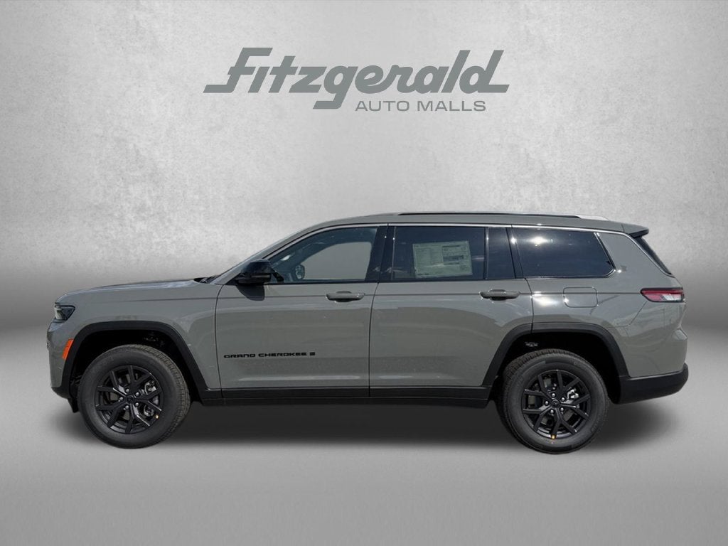 2027 Jeep Grand Cherokee Laredo Altitude