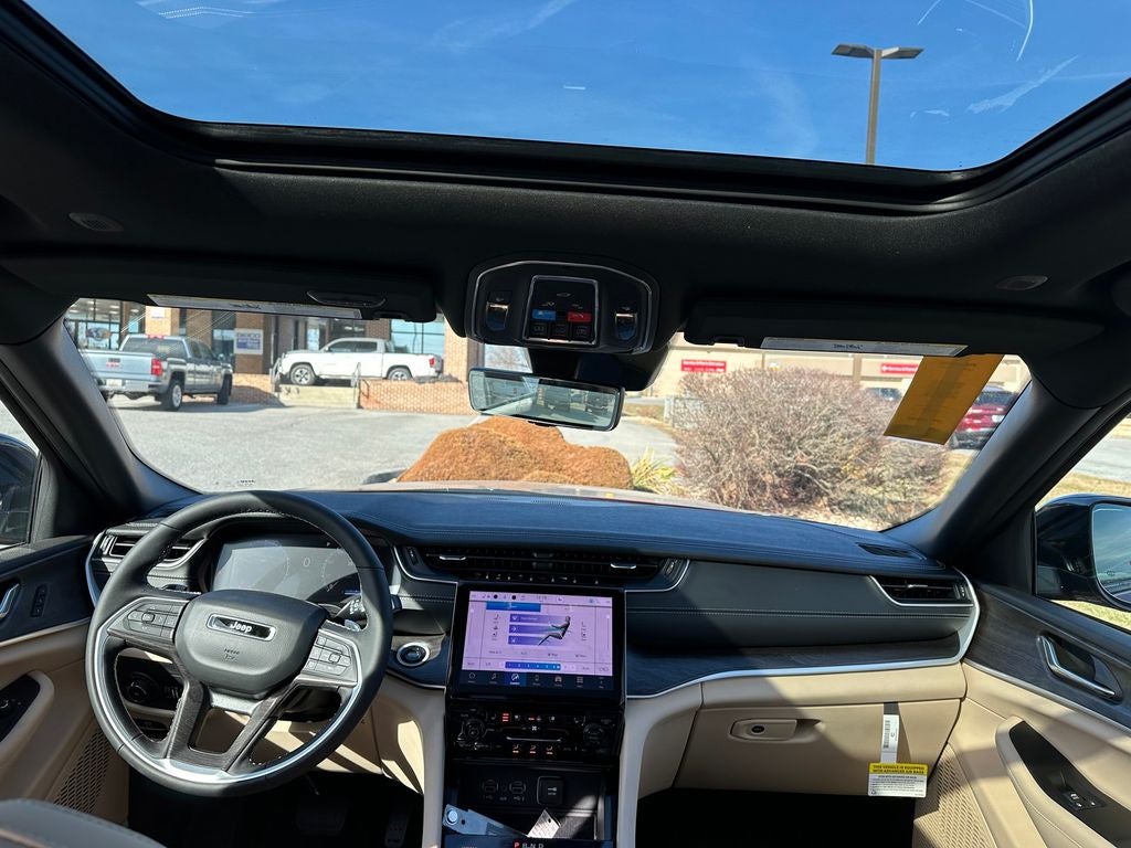 2025 Jeep Grand Cherokee GRAND CHEROKEE L LIMITED 4X4