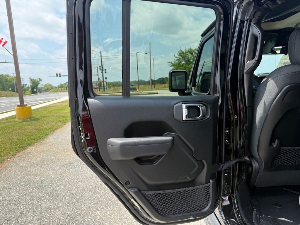 2026 Jeep Gladiator GLADIATOR SHADOW OPS 4X4