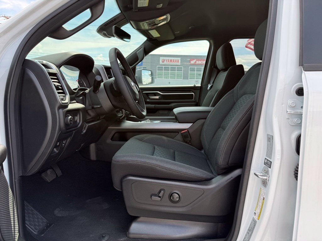 2026 RAM 1500 Big Horn Crew Cab 4x4 5'7' Box
