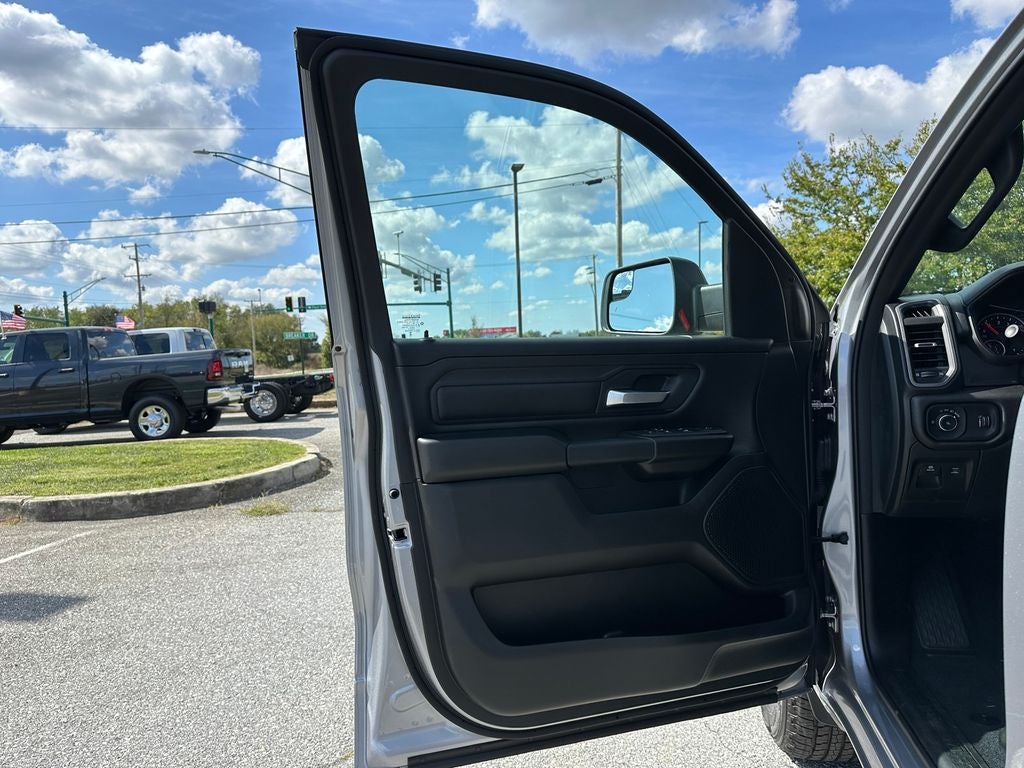 2026 RAM Ram 1500 RAM 1500 TRADESMAN CREW CAB 4X4 5'7' BOX