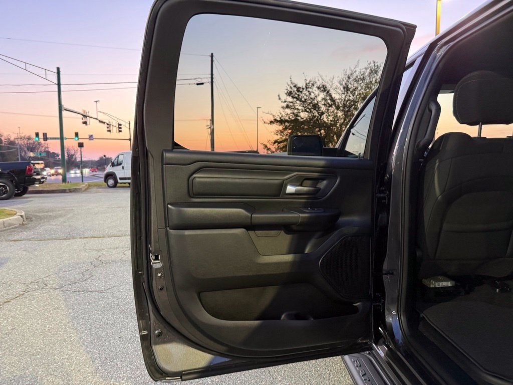 2027 RAM Ram 1500 RAM 1500 EXPRESS CREW CAB 4X4 5'7' BOX
