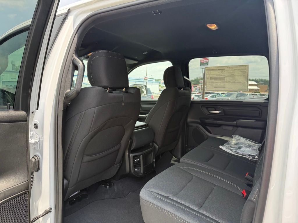 2026 RAM Ram 1500 RAM 1500 EXPRESS CREW CAB 4X4 6'4' BOX