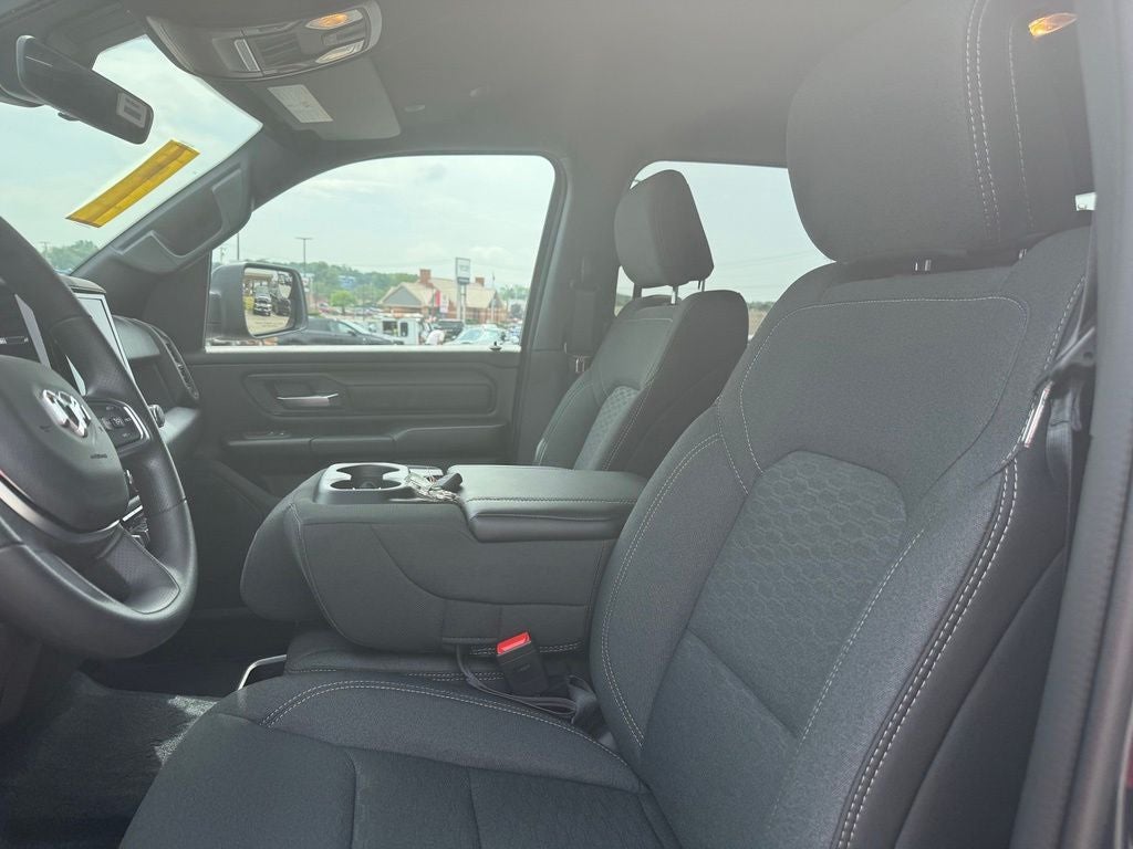 2026 RAM Ram 1500 RAM 1500 EXPRESS CREW CAB 4X4 6'4' BOX
