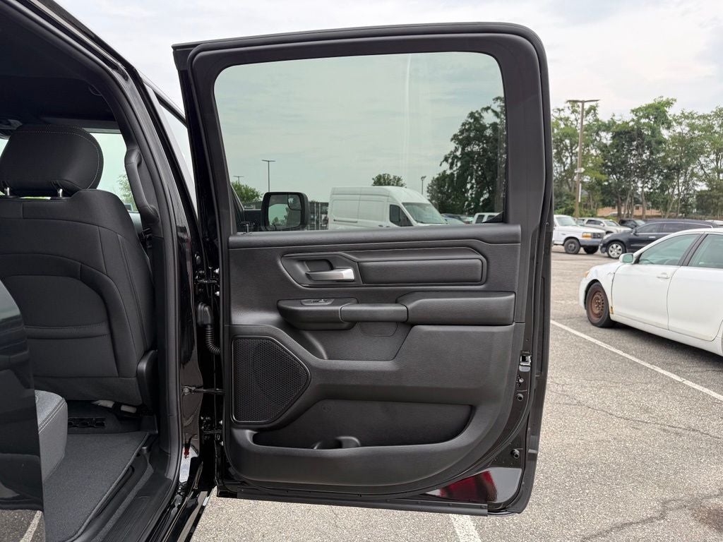 2026 RAM Ram 1500 RAM 1500 EXPRESS CREW CAB 4X4 6'4' BOX