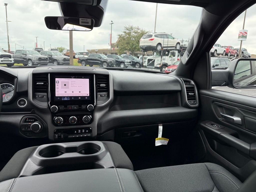 2026 RAM Ram 1500 RAM 1500 EXPRESS CREW CAB 4X4 6'4' BOX