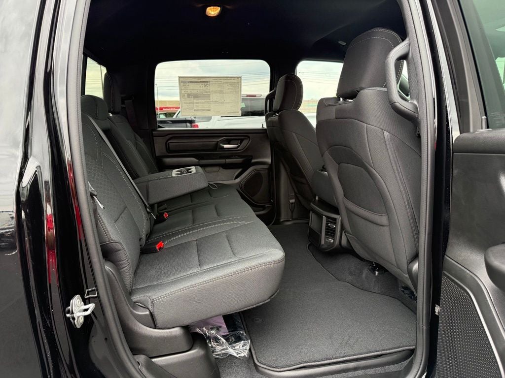 2026 RAM Ram 1500 RAM 1500 EXPRESS CREW CAB 4X4 6'4' BOX