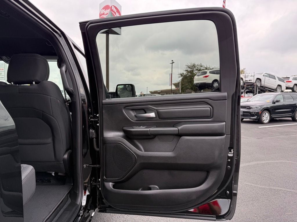 2026 RAM Ram 1500 RAM 1500 EXPRESS CREW CAB 4X4 6'4' BOX