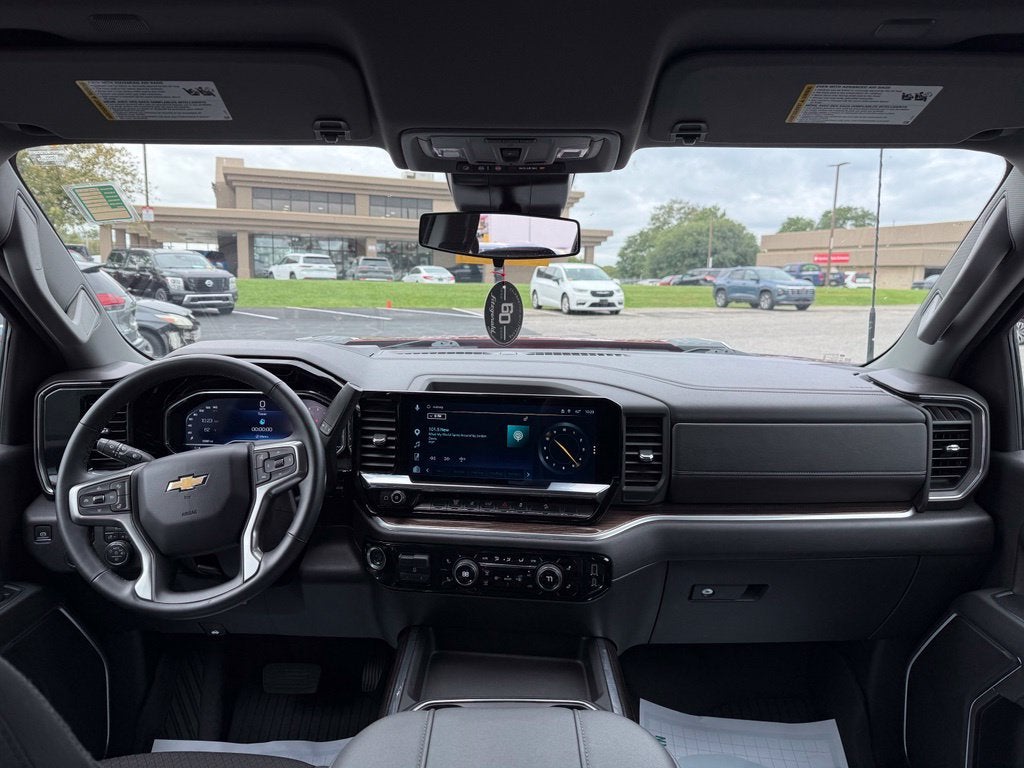 2024 Chevrolet Silverado 3500HD 4WD Crew Cab Standard Bed LT