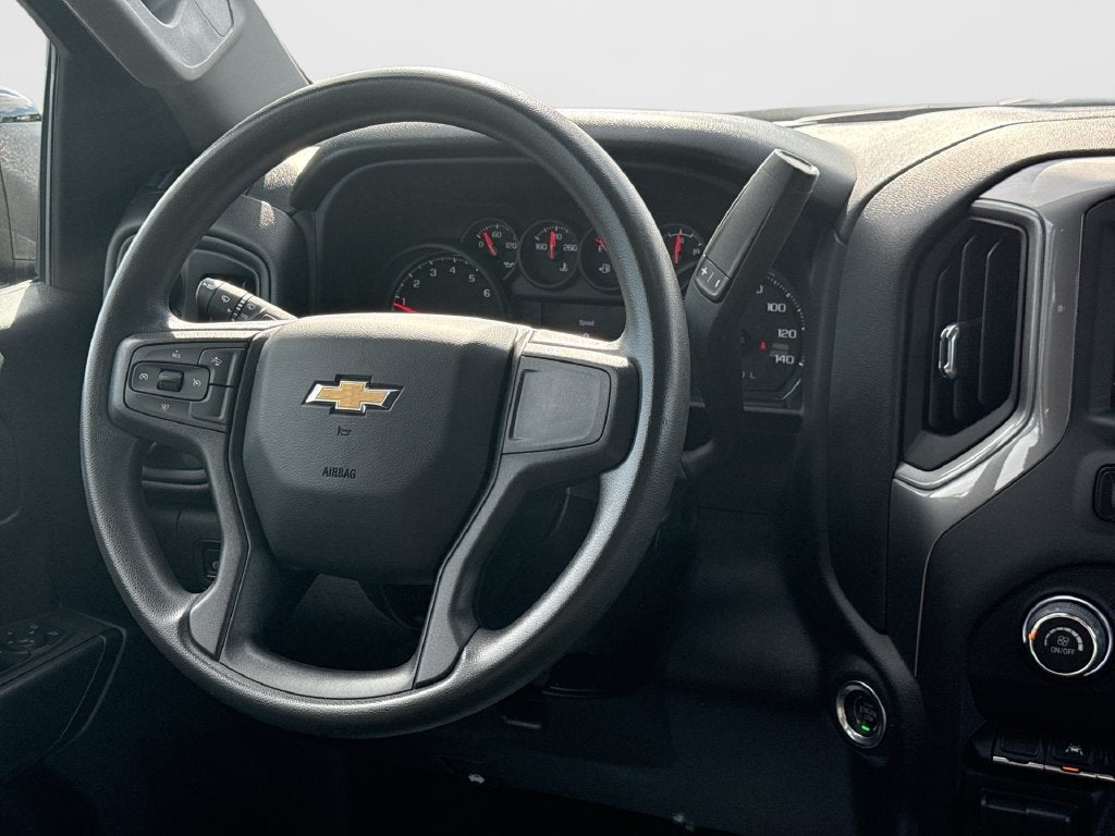 2023 Chevrolet Silverado 1500 4WD Crew Cab Short Bed Custom