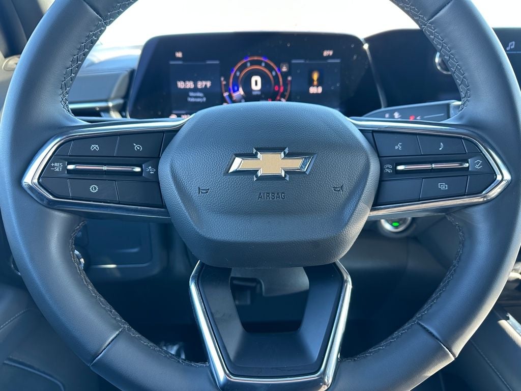 2025 Chevrolet Suburban 4WD LT