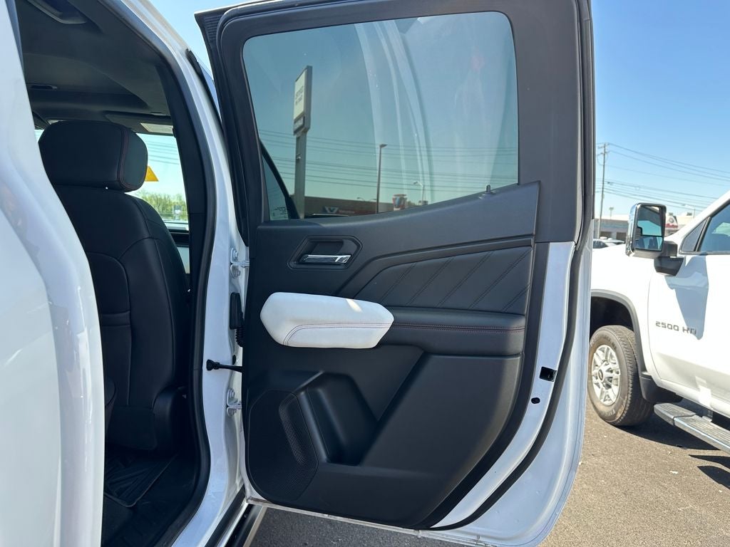 2023 GMC Canyon 4WD Crew Cab Short Box AT4X