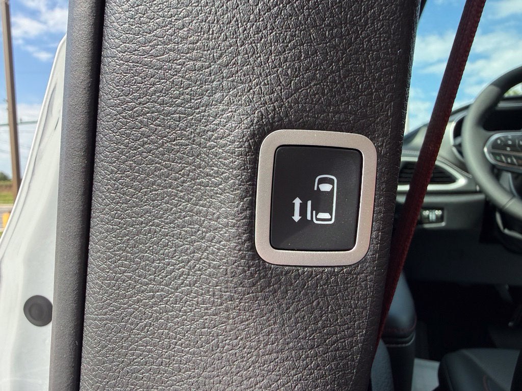 2027 Chrysler Pacifica PACIFICA SELECT
