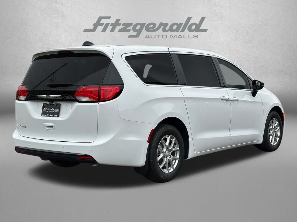 2026 Chrysler Voyager VOYAGER LX