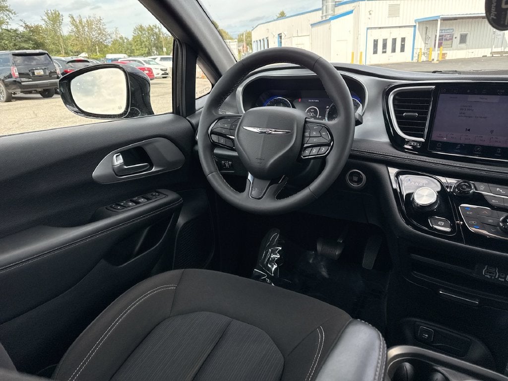 2024 Chrysler Pacifica Touring