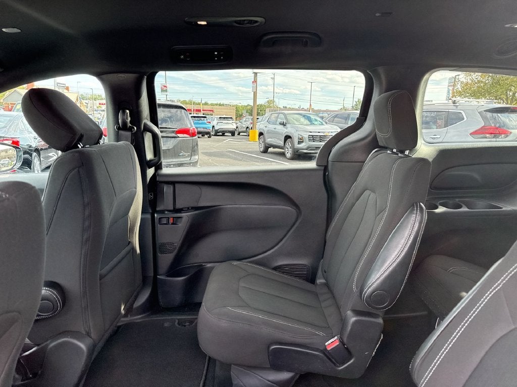 2024 Chrysler Pacifica Touring