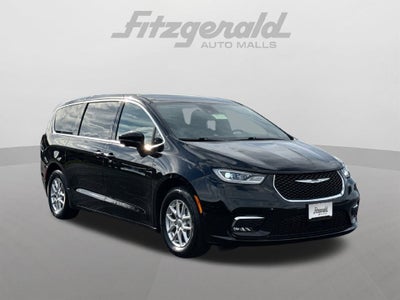 2024 Chrysler Pacifica Touring