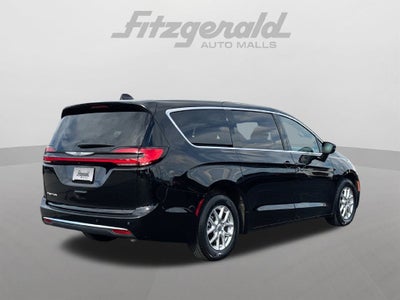2024 Chrysler Pacifica Touring