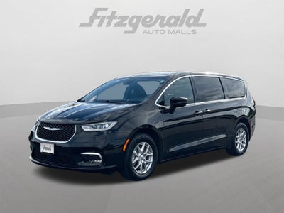 2024 Chrysler Pacifica Touring