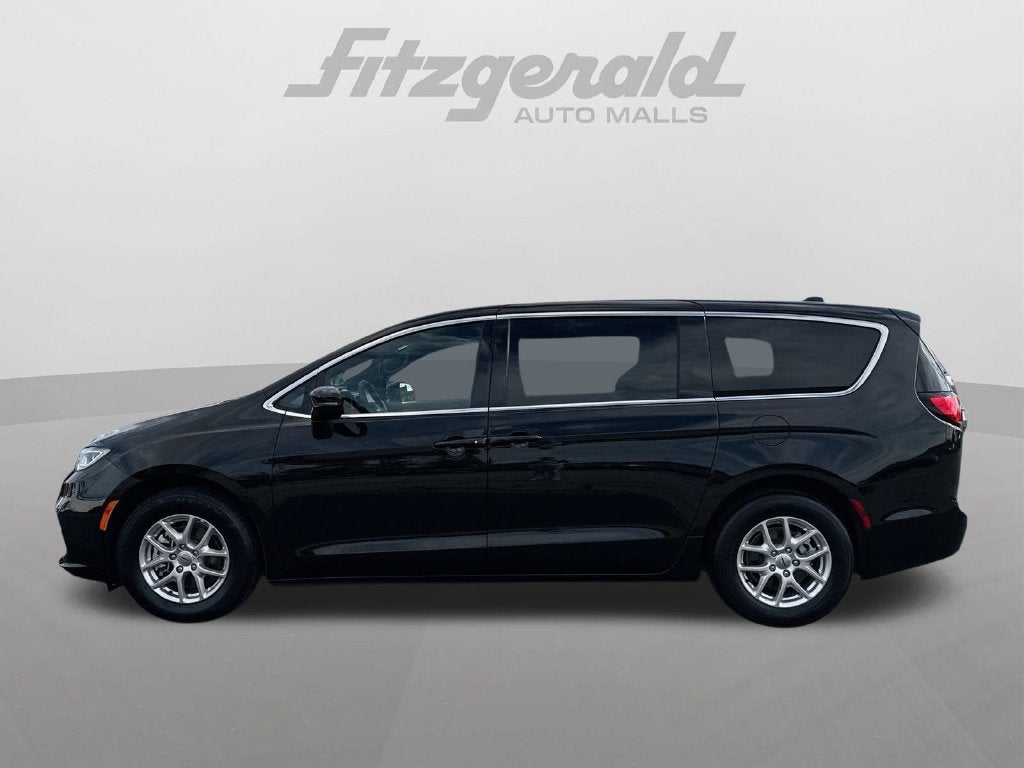2024 Chrysler Pacifica Touring