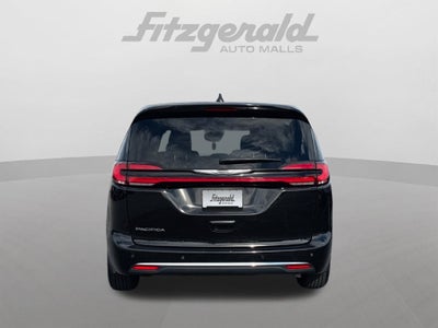 2024 Chrysler Pacifica Touring