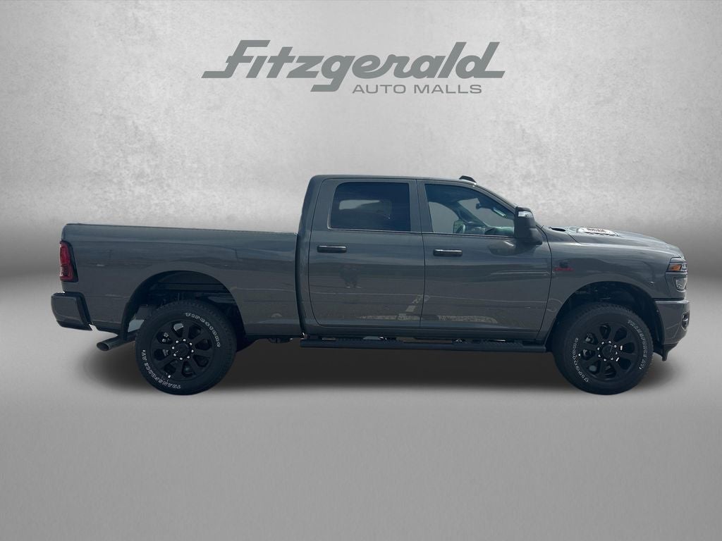 2026 RAM Ram 2500 RAM 2500 BLACK EXPRESS CREW CAB 4X4 6'4' BOX