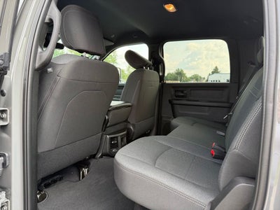 2026 RAM Ram 2500 RAM 2500 BLACK EXPRESS CREW CAB 4X4 6'4' BOX