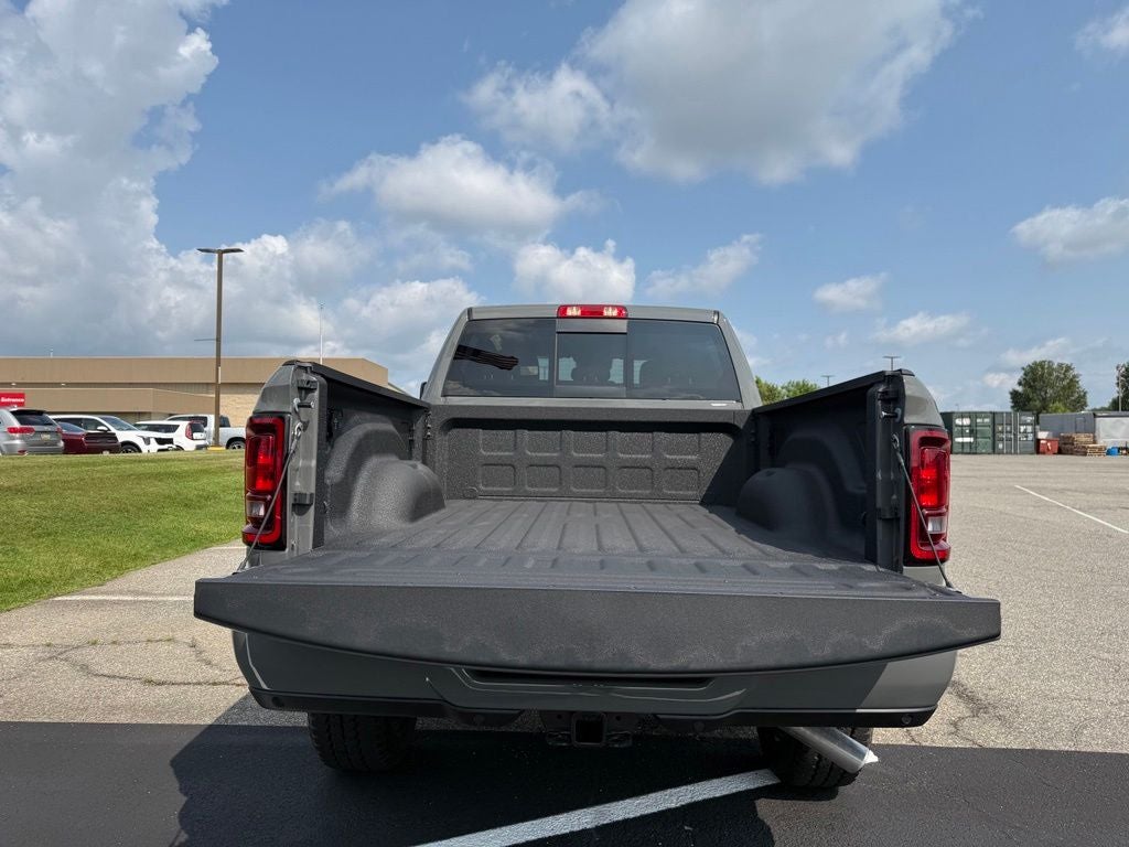 2026 RAM Ram 2500 RAM 2500 BLACK EXPRESS CREW CAB 4X4 6'4' BOX