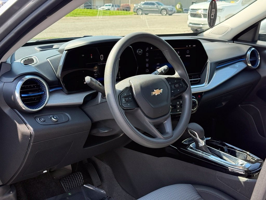 2025 Chevrolet Trax FWD LT