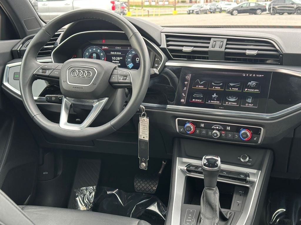 2025 Audi Q3 Premium 45 TFSI S line quattro Tiptronic