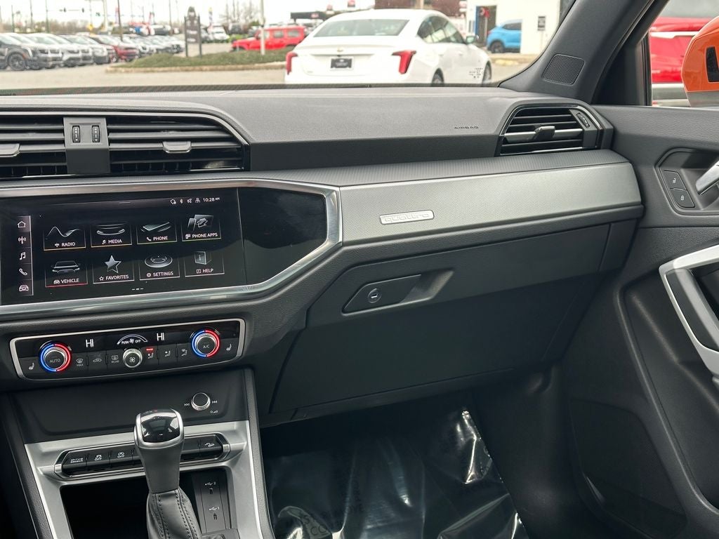 2025 Audi Q3 Premium 45 TFSI S line quattro Tiptronic