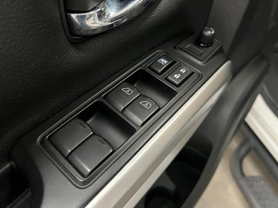 2023 Nissan Titan SV