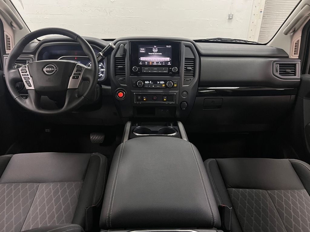 2023 Nissan Titan SV