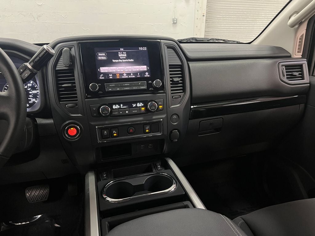 2023 Nissan Titan SV