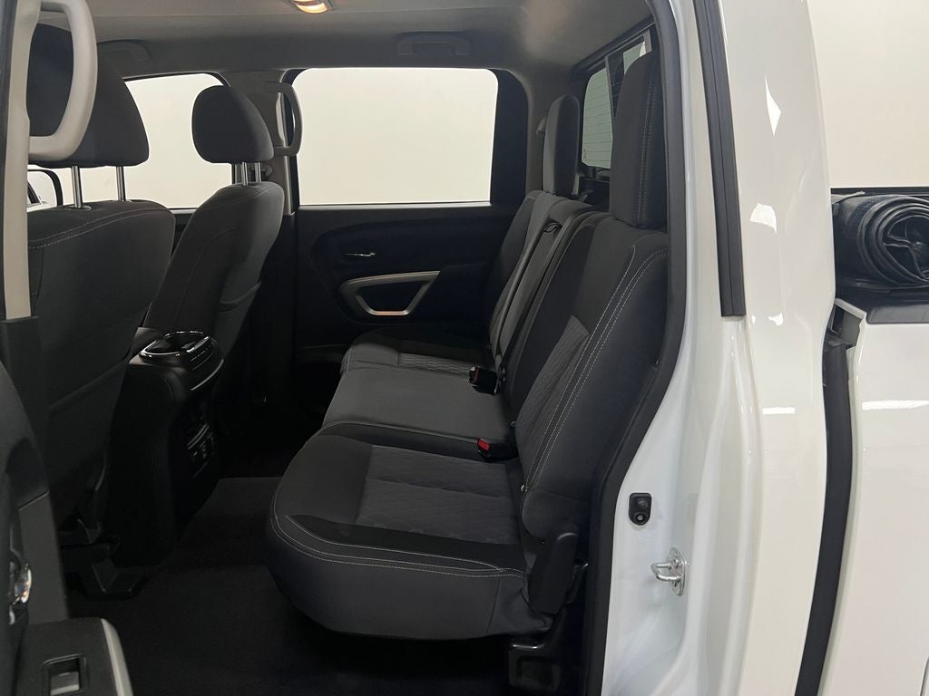 2023 Nissan Titan SV