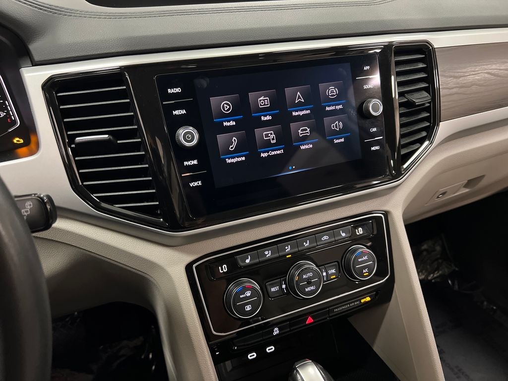 2022 Volkswagen Atlas 3.6L V6 SE w/Technology