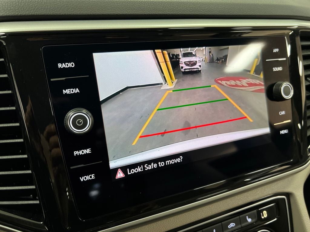 2022 Volkswagen Atlas 3.6L V6 SE w/Technology