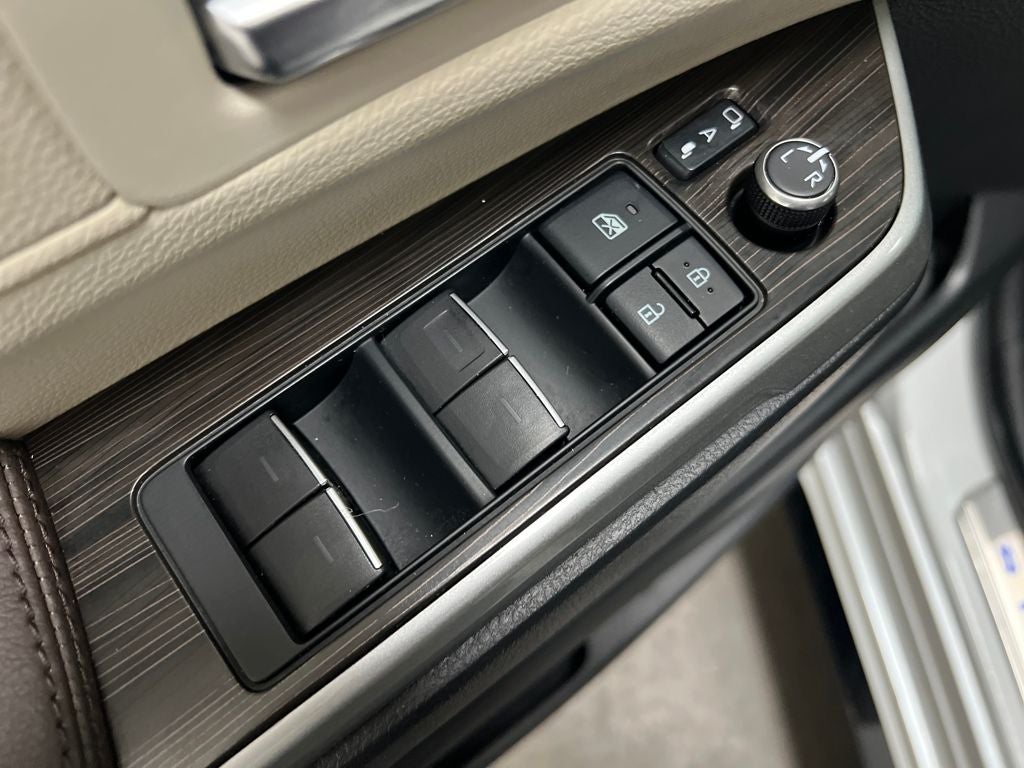 2022 Toyota Sienna Platinum 7 Passenger