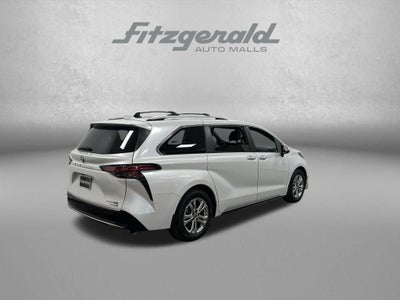2022 Toyota Sienna Platinum 7 Passenger