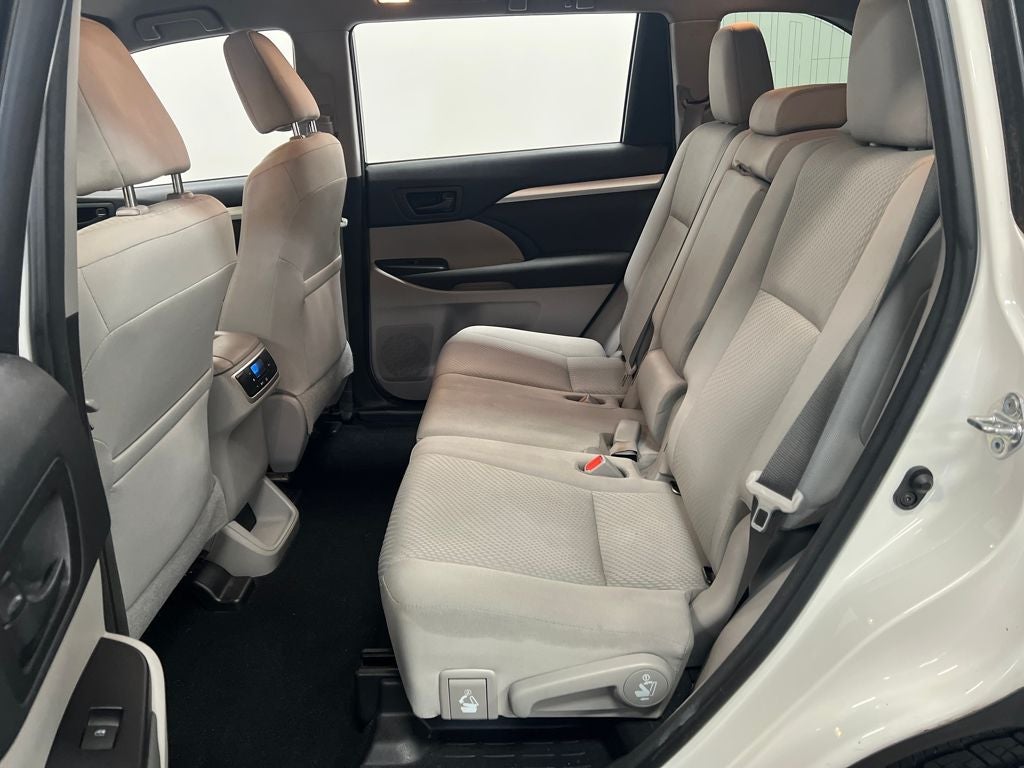 2018 Toyota Highlander LE