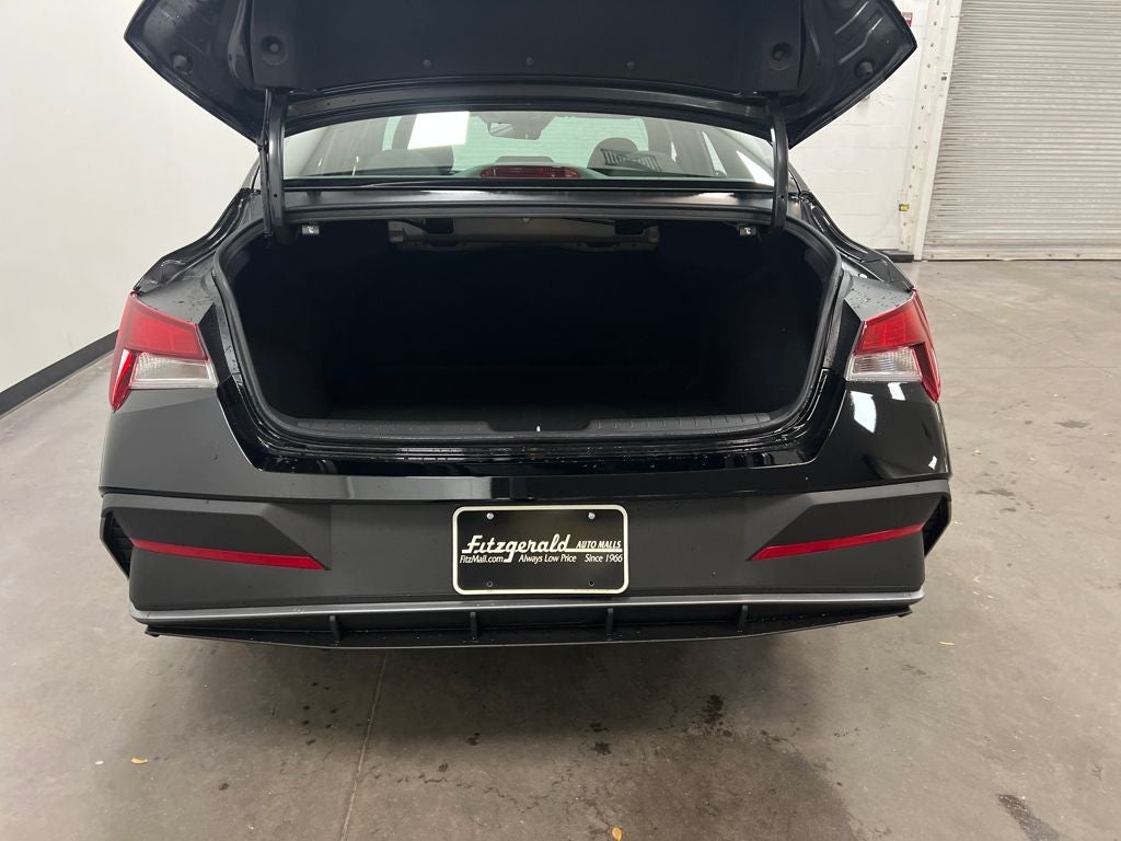 2026 Hyundai Elantra SE