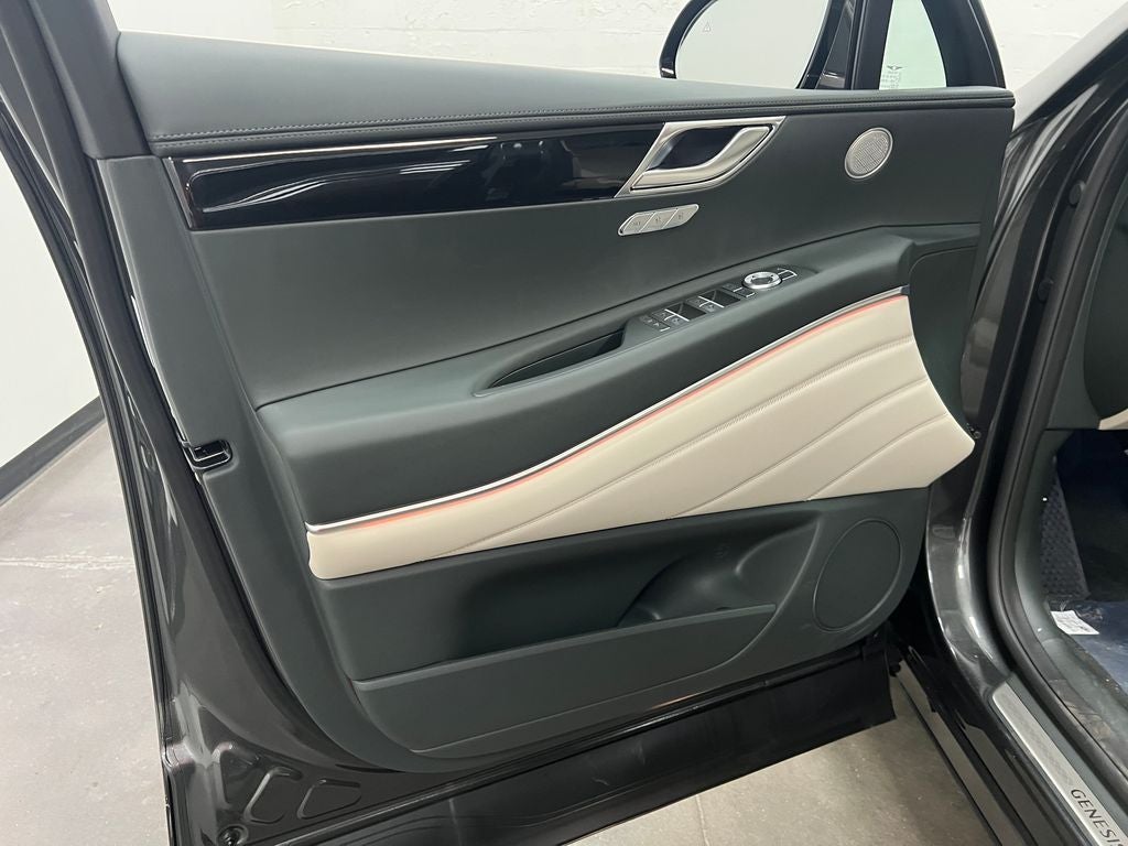 2027 Genesis GV80 2.5T