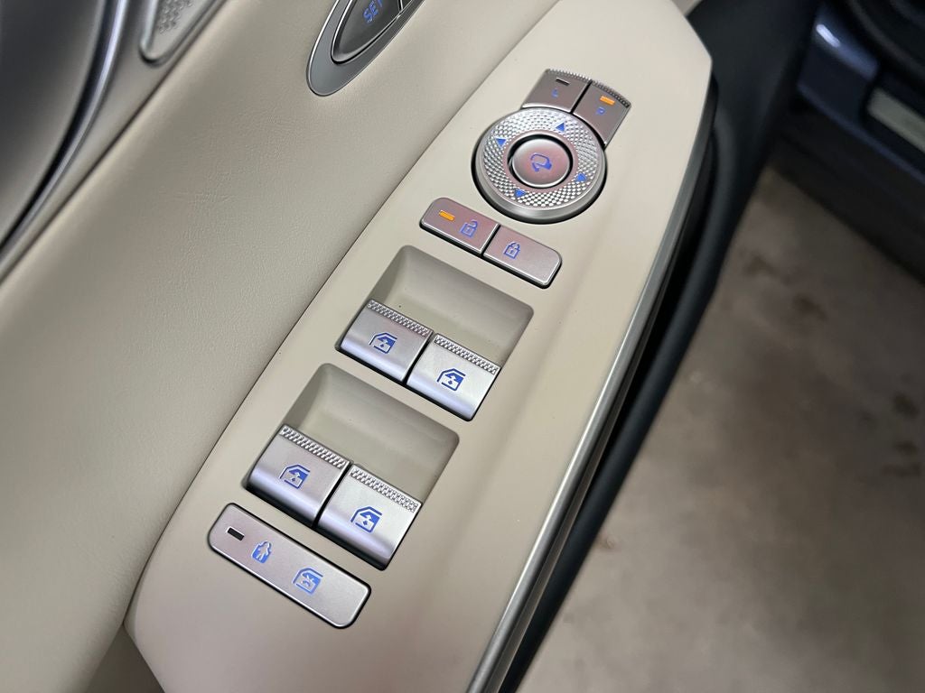2027 Genesis GV70 2.5T Select