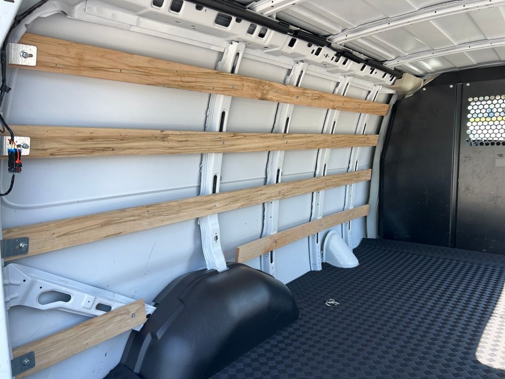 2025 GMC Savana 2500 Work Van